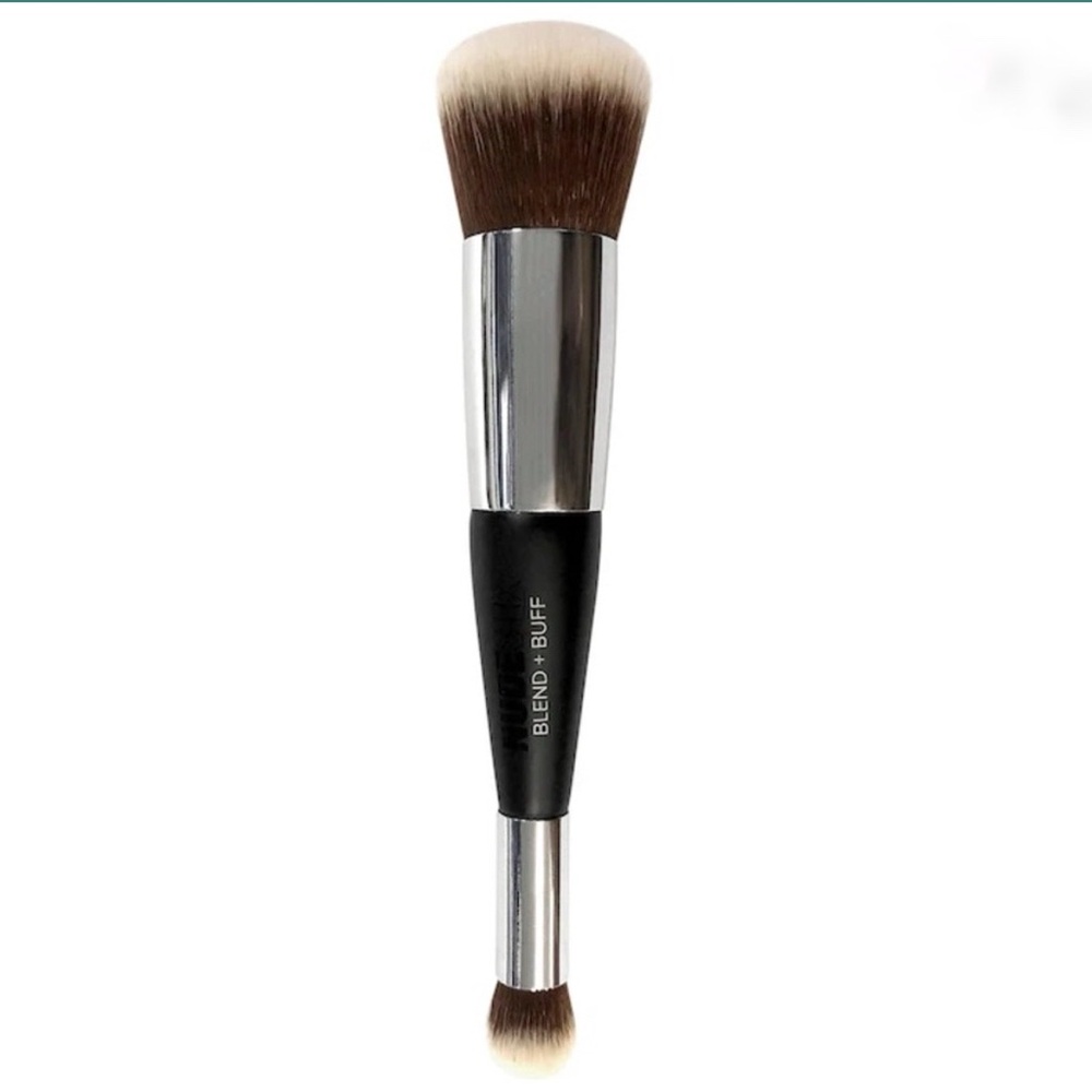 NUDESTIX Blend & Buff foundation brush